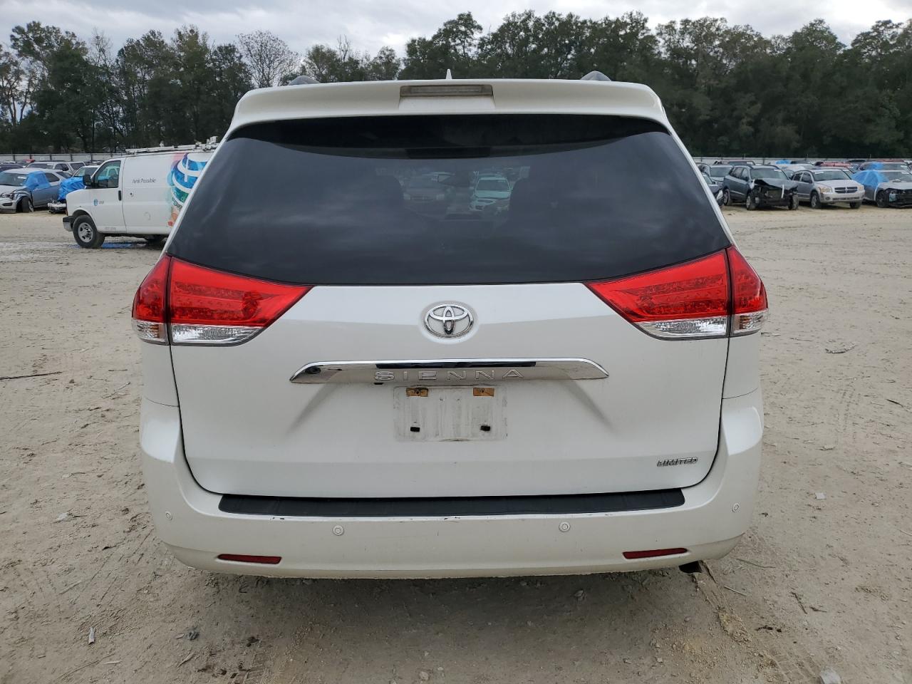 5TDYK3DC7DS334516 2013 Toyota Sienna Xle