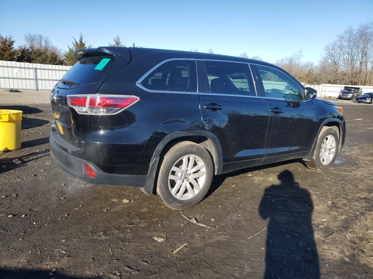 2016 Toyota Highlander Le VIN: 5TDBKRFH2GS310565 Lot: 42183634