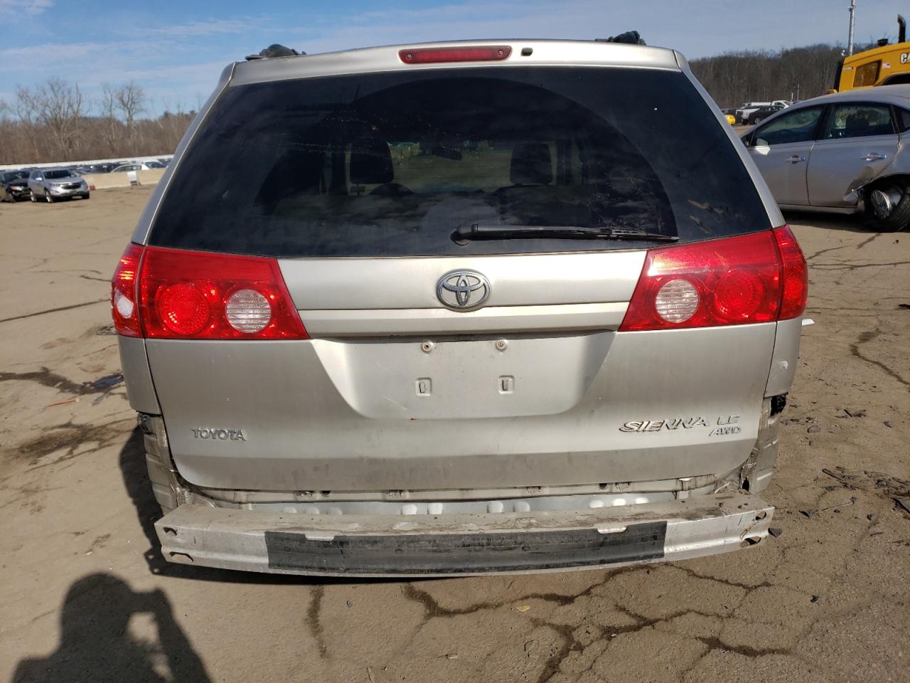 2010 Toyota Sienna Le VIN: 5TDJK4CC0AS033591 Lot: 40648694