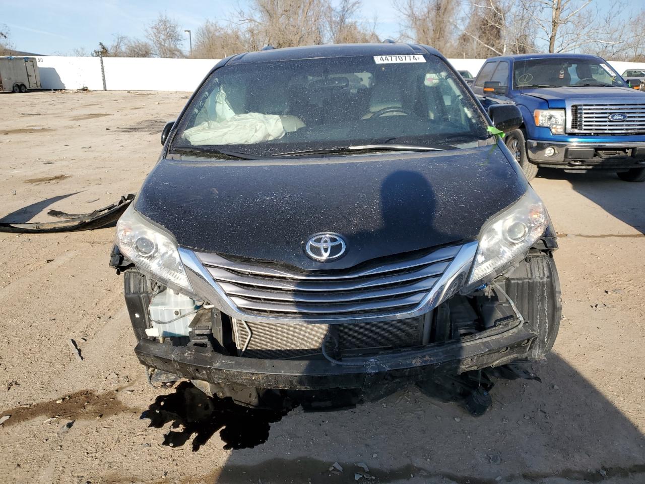 2015 Toyota Sienna Xle VIN: 5TDYK3DC2FS573488 Lot: 44770774