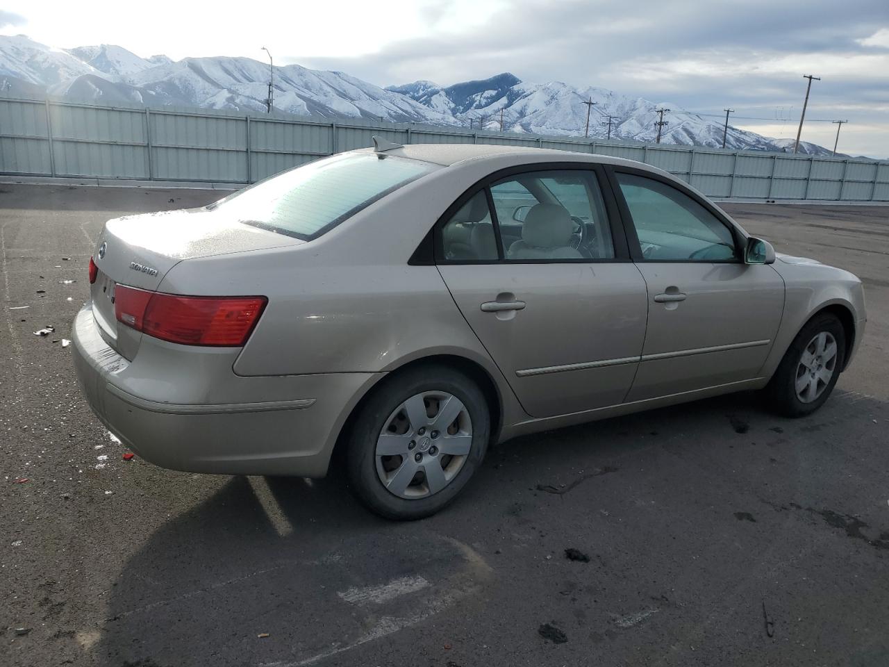 2009 Hyundai Sonata - Image 3