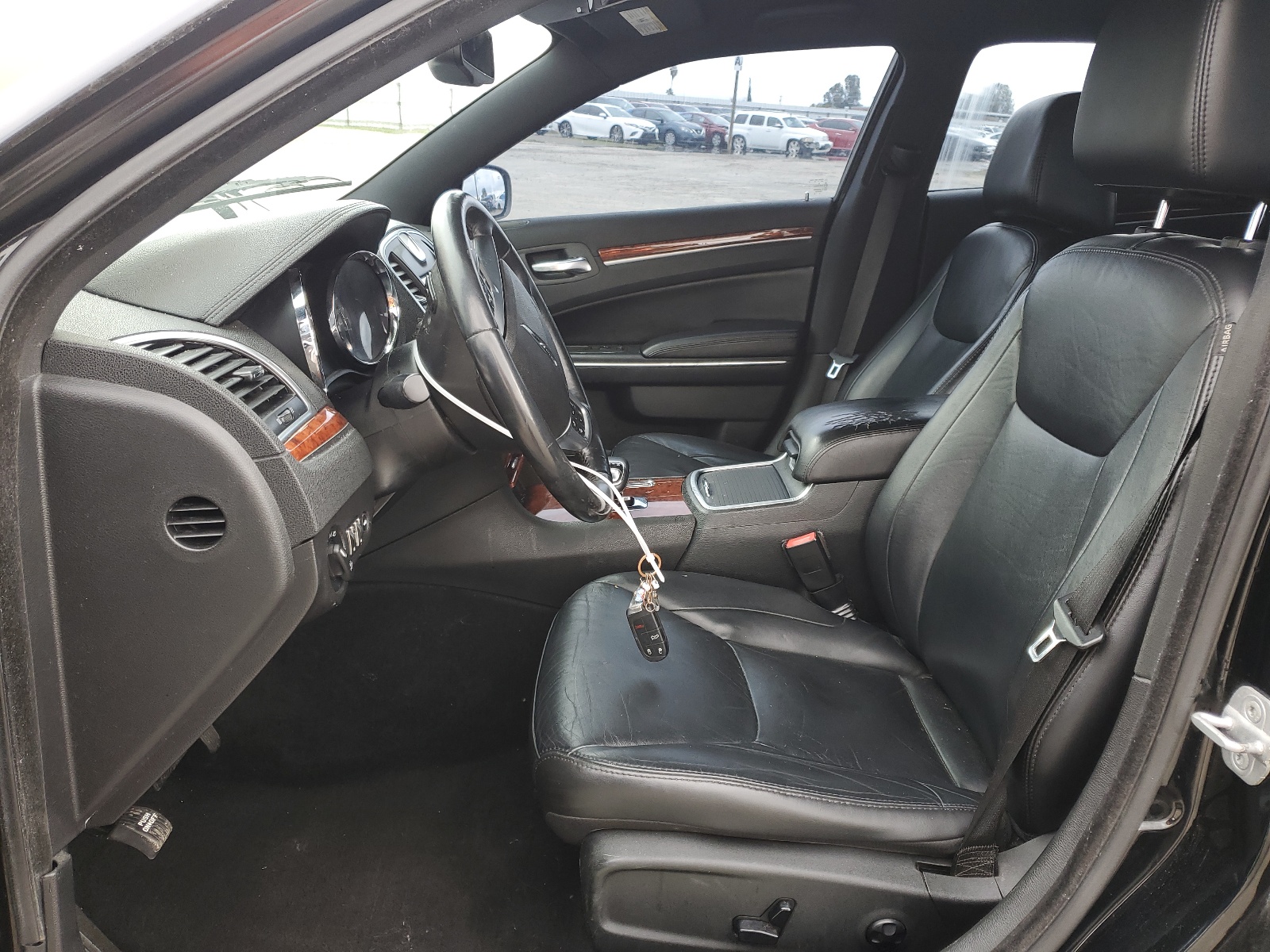 2C3CCAAGXDH588727 2013 Chrysler 300