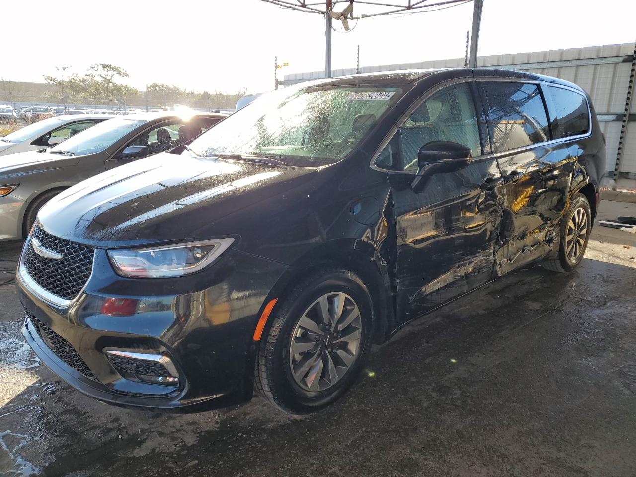 2022 Chrysler Pacifica Hybrid Touring L VIN: 2C4RC1L76NR143688 Lot: 41839644