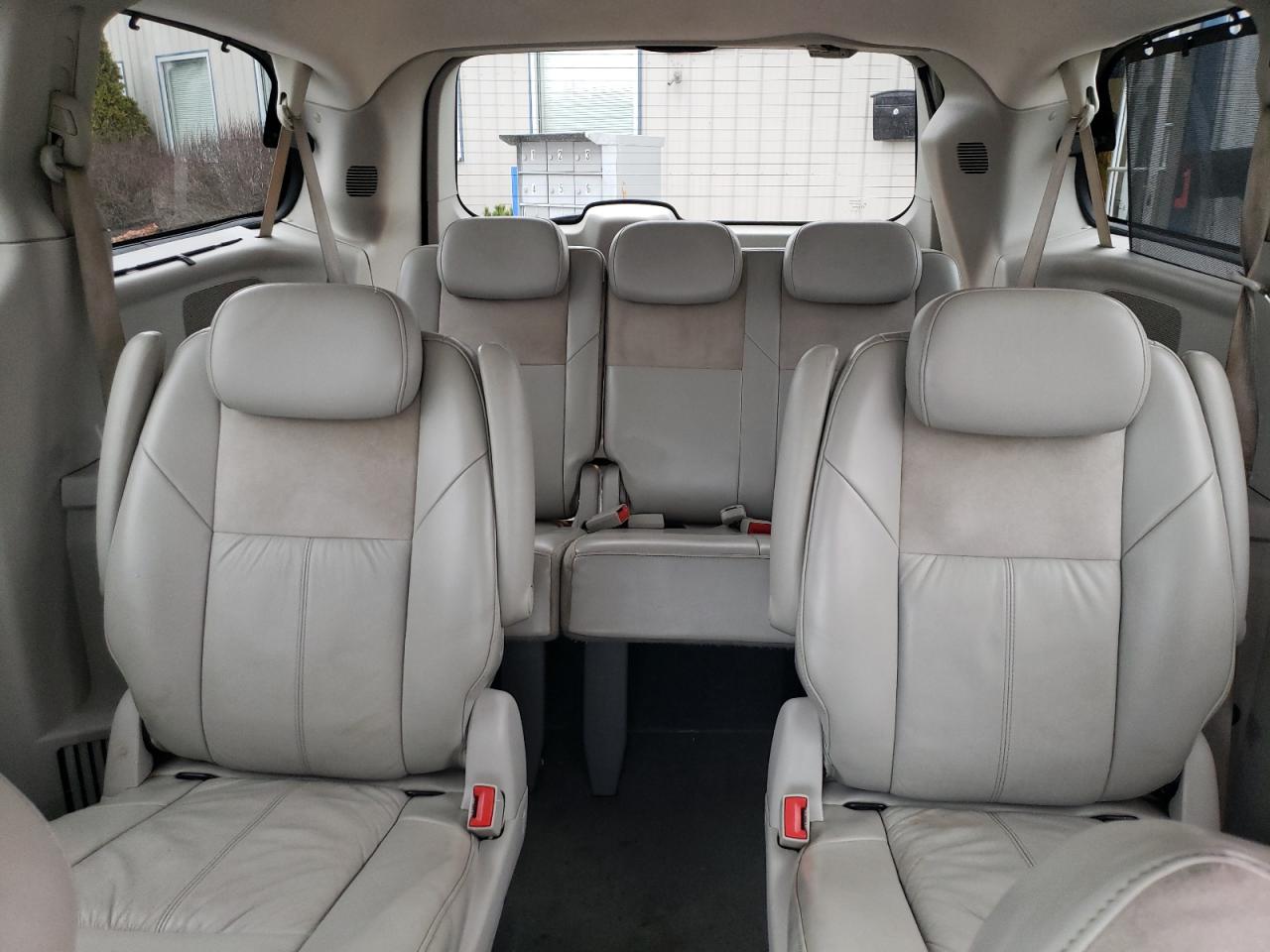 2008 Chrysler Town & Country Limited VIN: 2A8HR64X38R637767 Lot: 44310824