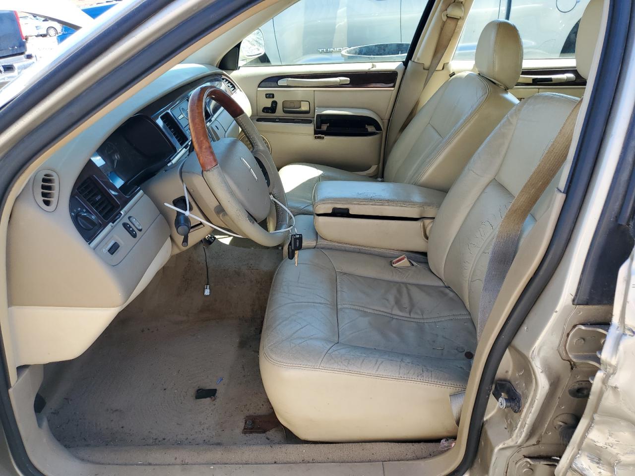 2007 Lincoln Town Car Signature Limited VIN: 1LNHM82V17Y620541 Lot: 43832974