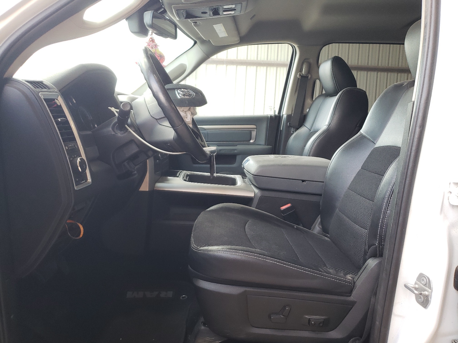 1C6RR6LT5JS245220 2018 Ram 1500 Slt