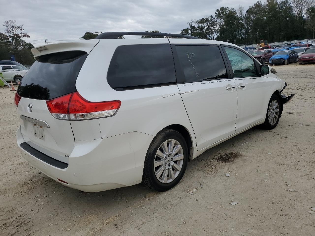 2013 Toyota Sienna Xle VIN: 5TDYK3DC7DS334516 Lot: 41593774