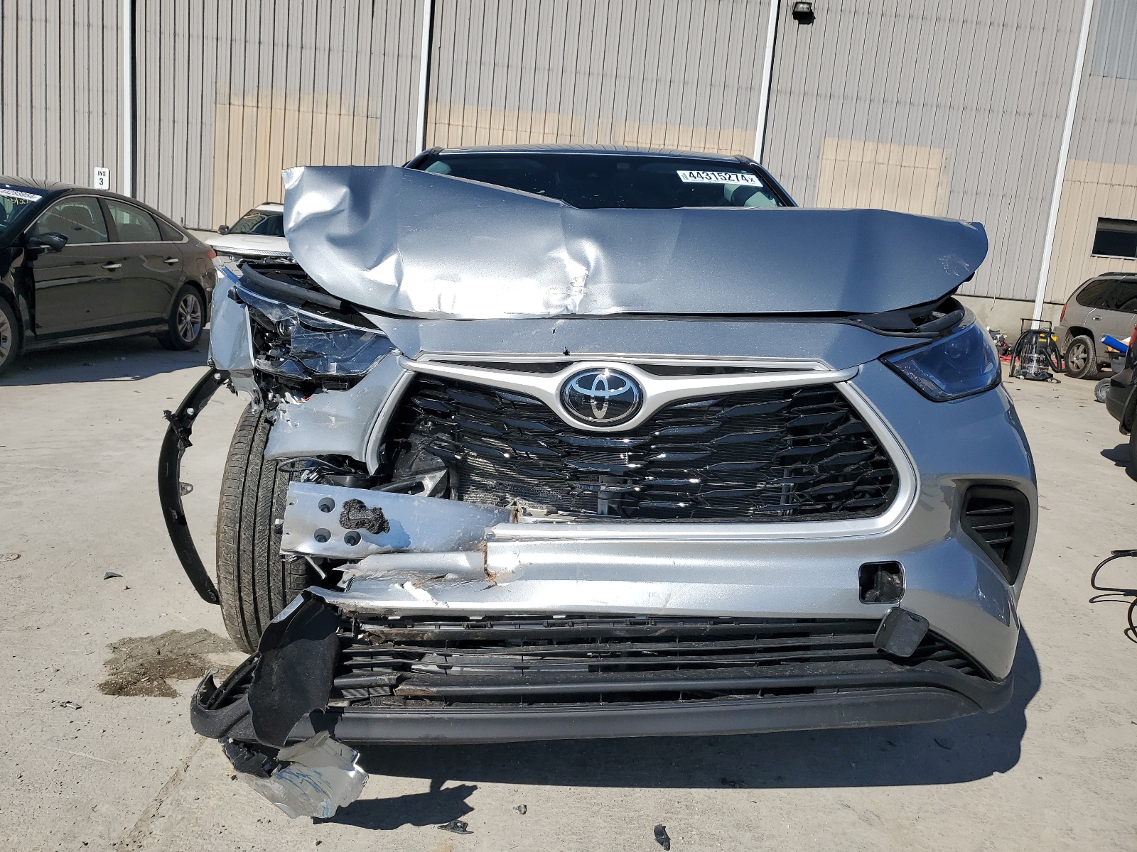 2023 Toyota Highlander L vin: 5TDKDRAH0PS525556