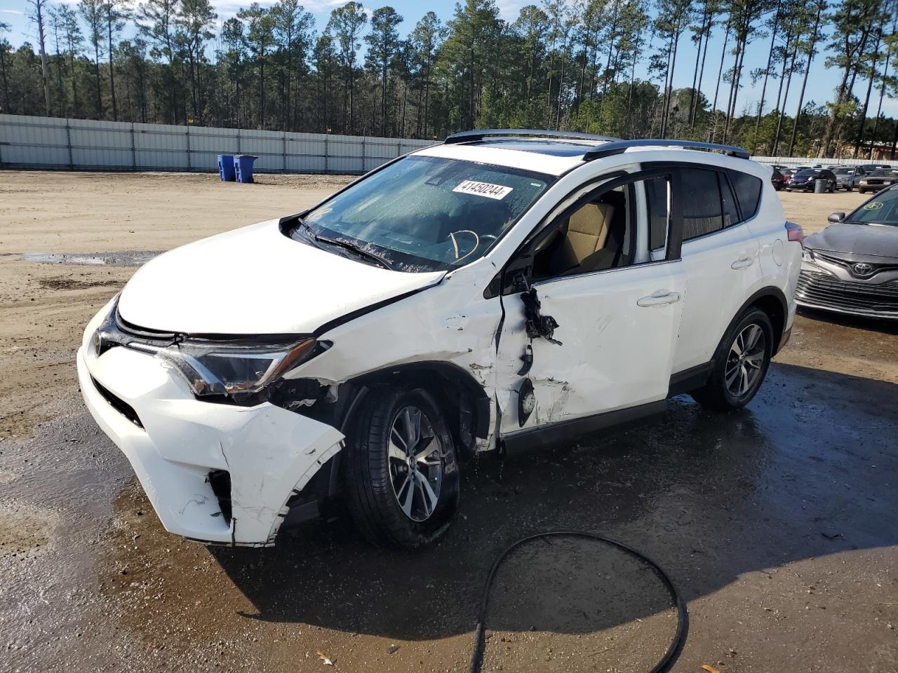 JTMWFREV7JJ164519 2018 TOYOTA RAV 4 - Image 1