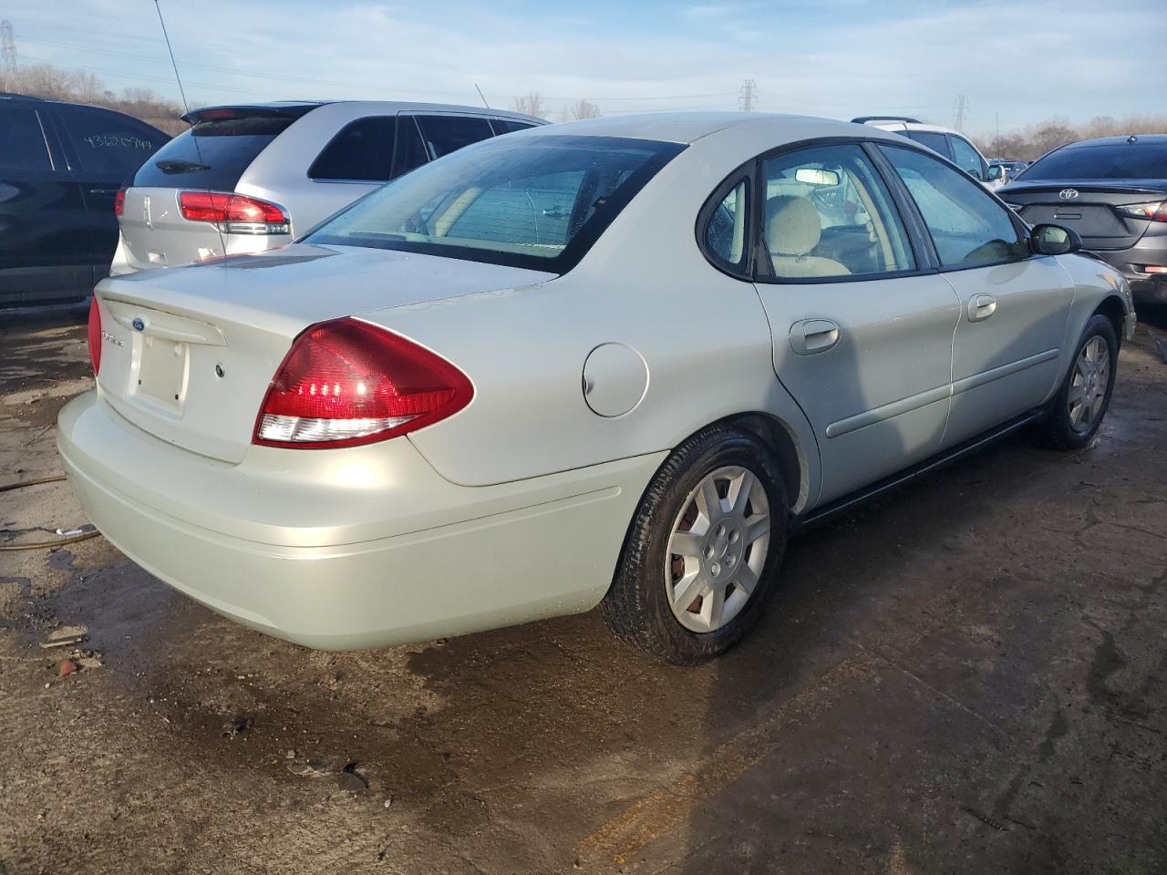 2006 Ford Taurus Se VIN: 1FAFP53296A220620 Lot: 44054974