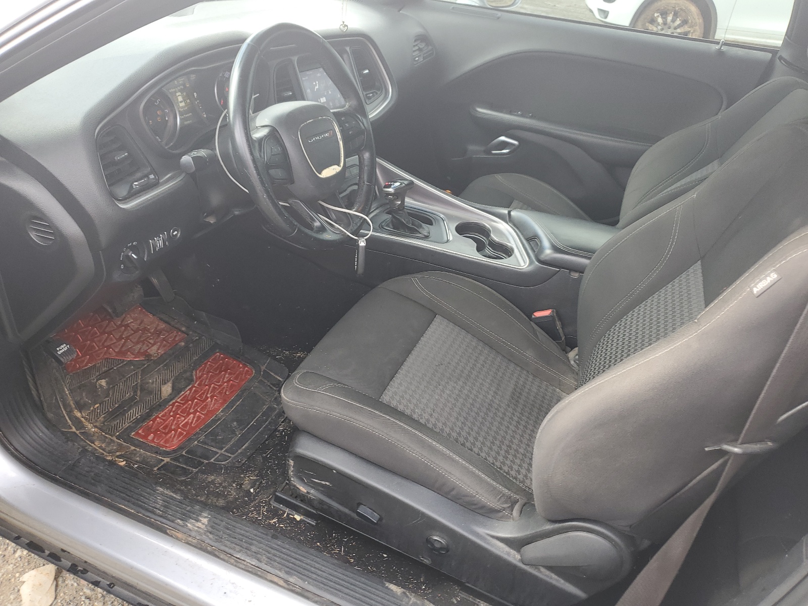 2C3CDZGG4KH752585 2019 Dodge Challenger Sxt