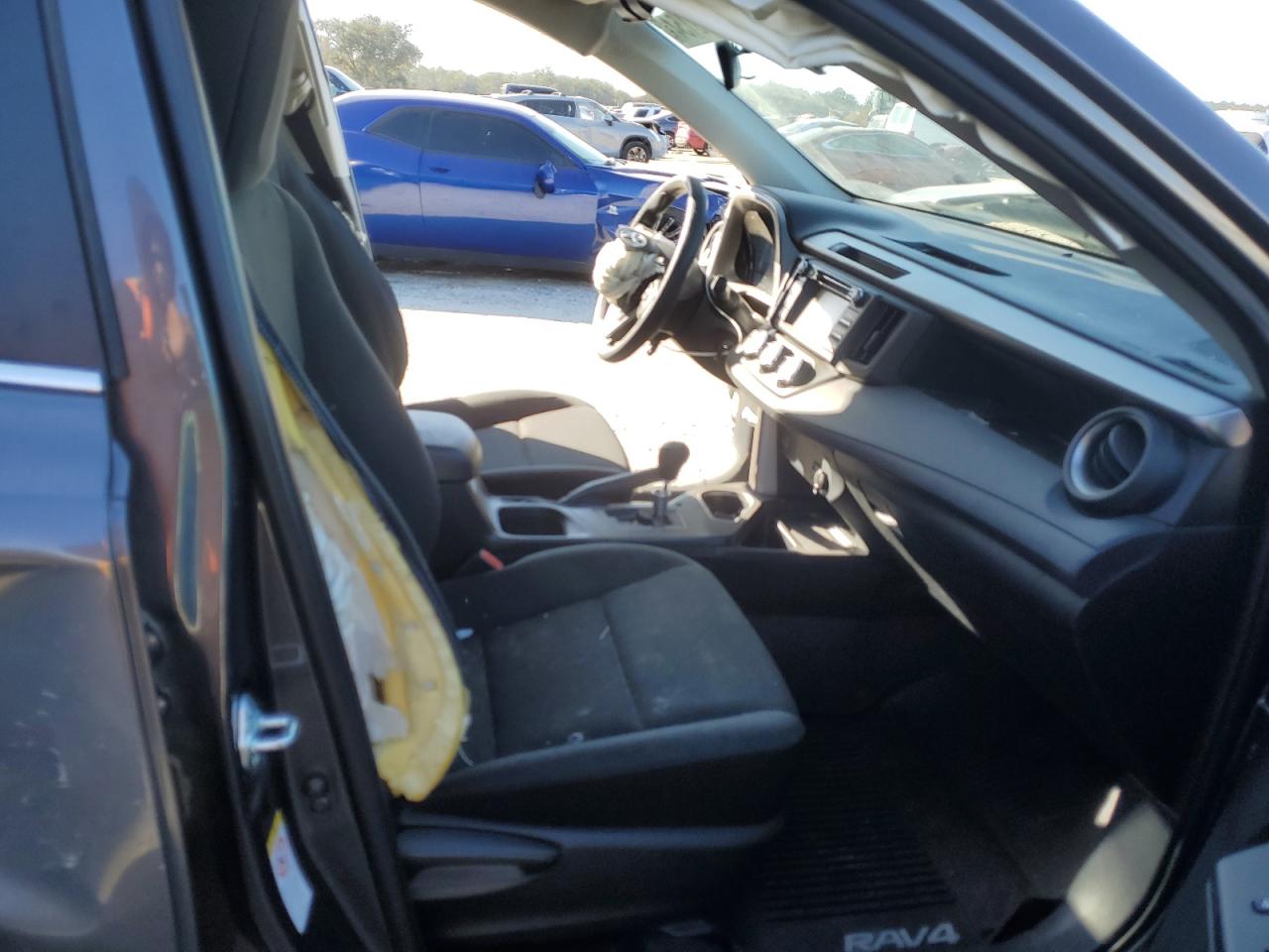2017 Toyota RAV 4 - Image 5
