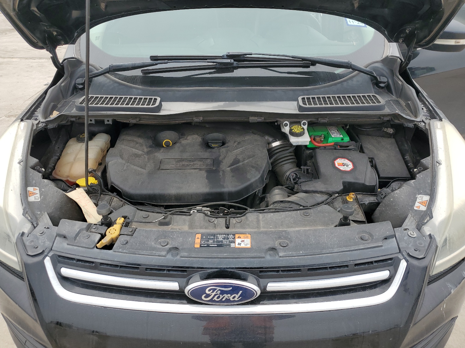 1FMCU0J9XGUC25538 2016 Ford Escape Titanium