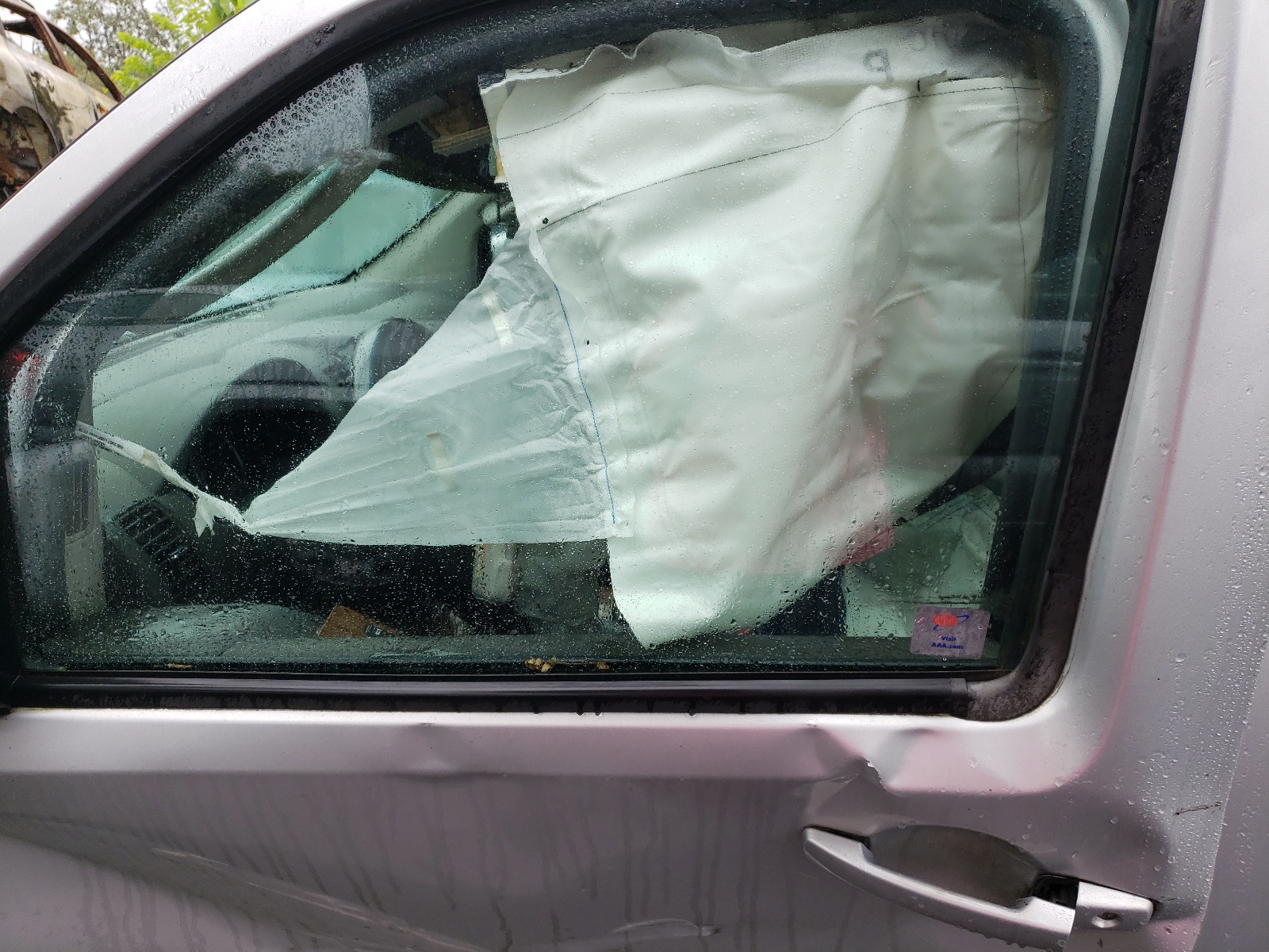 5N1AR18W85C704134 2005 Nissan Pathfinder Le