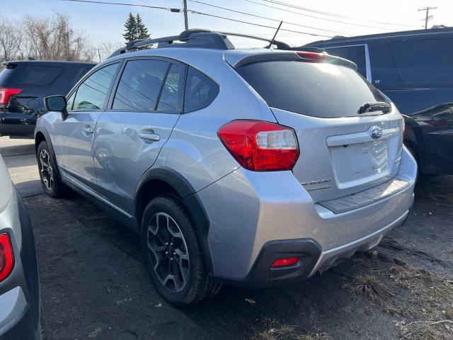 Паркетники SUBARU CROSSTREK 2017 Серебристый