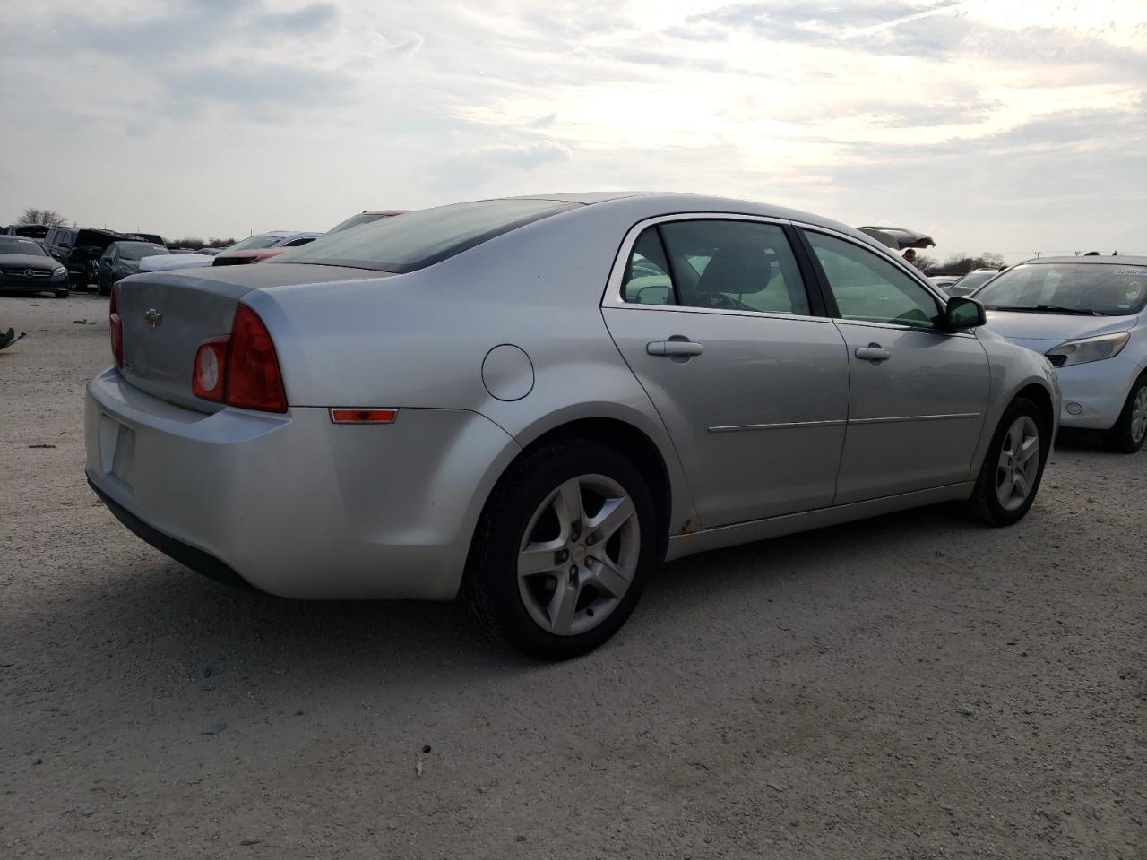 2011 Chevrolet Malibu - Image 3
