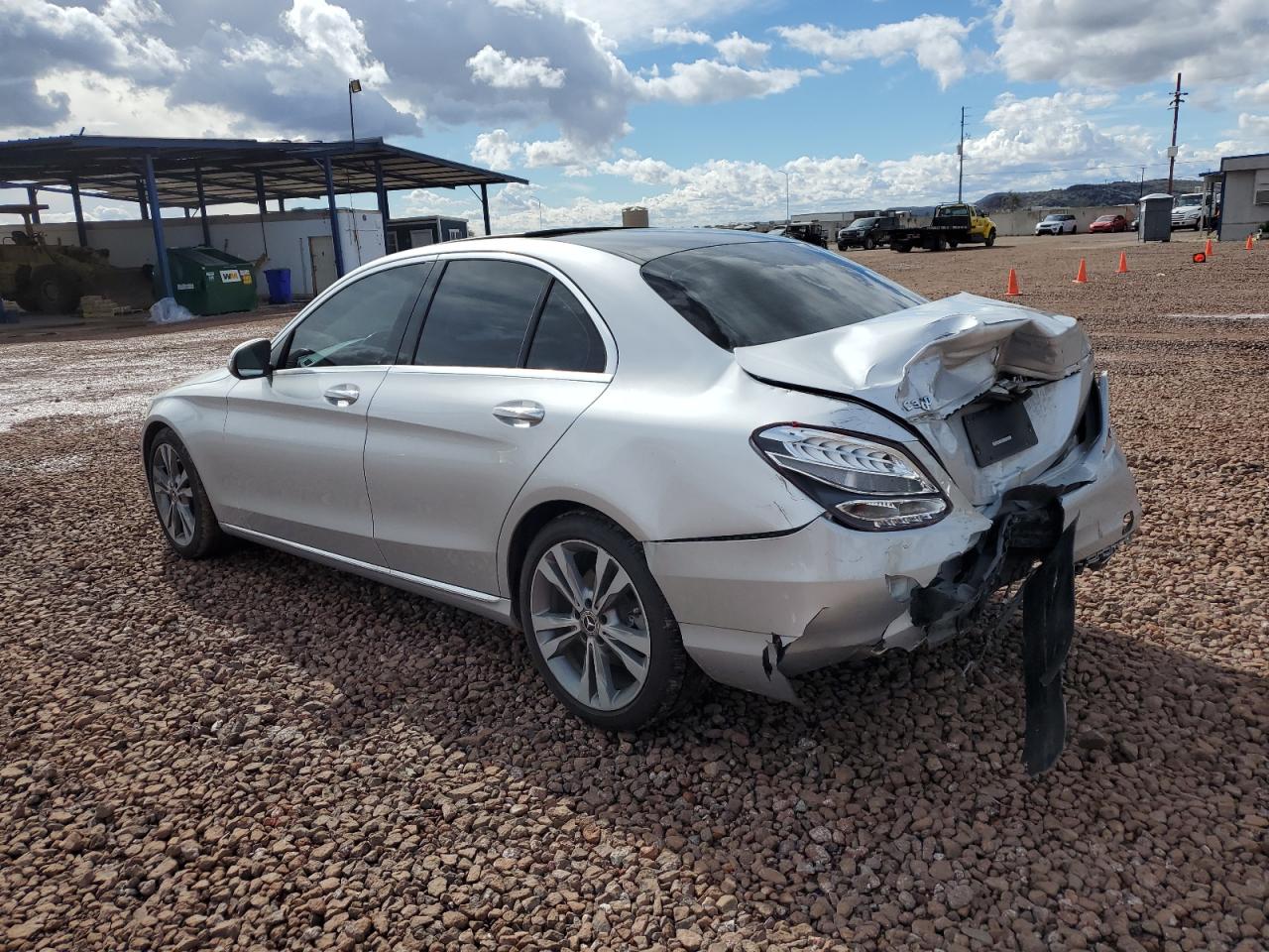 55SWF4JB1HU214233 2017 MERCEDES-BENZ C CLASS - Image 2