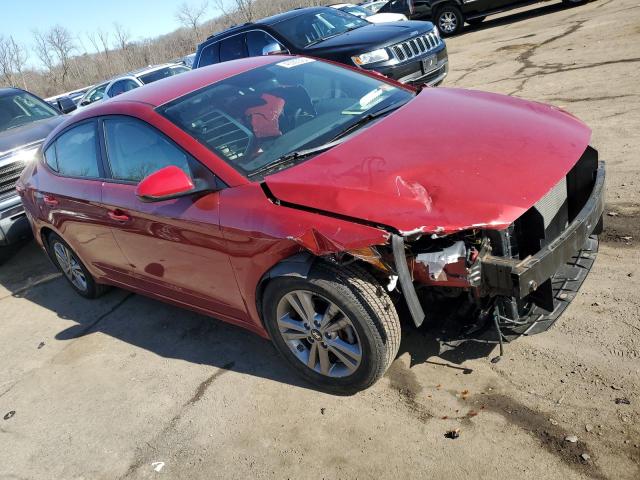  HYUNDAI ELANTRA 2017 Червоний