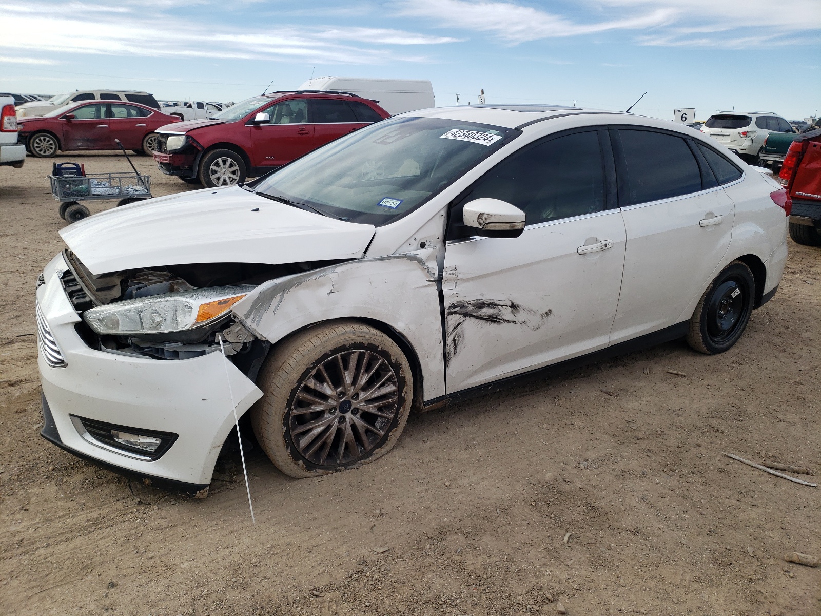 1FADP3J22HL235403 2017 Ford Focus Titanium