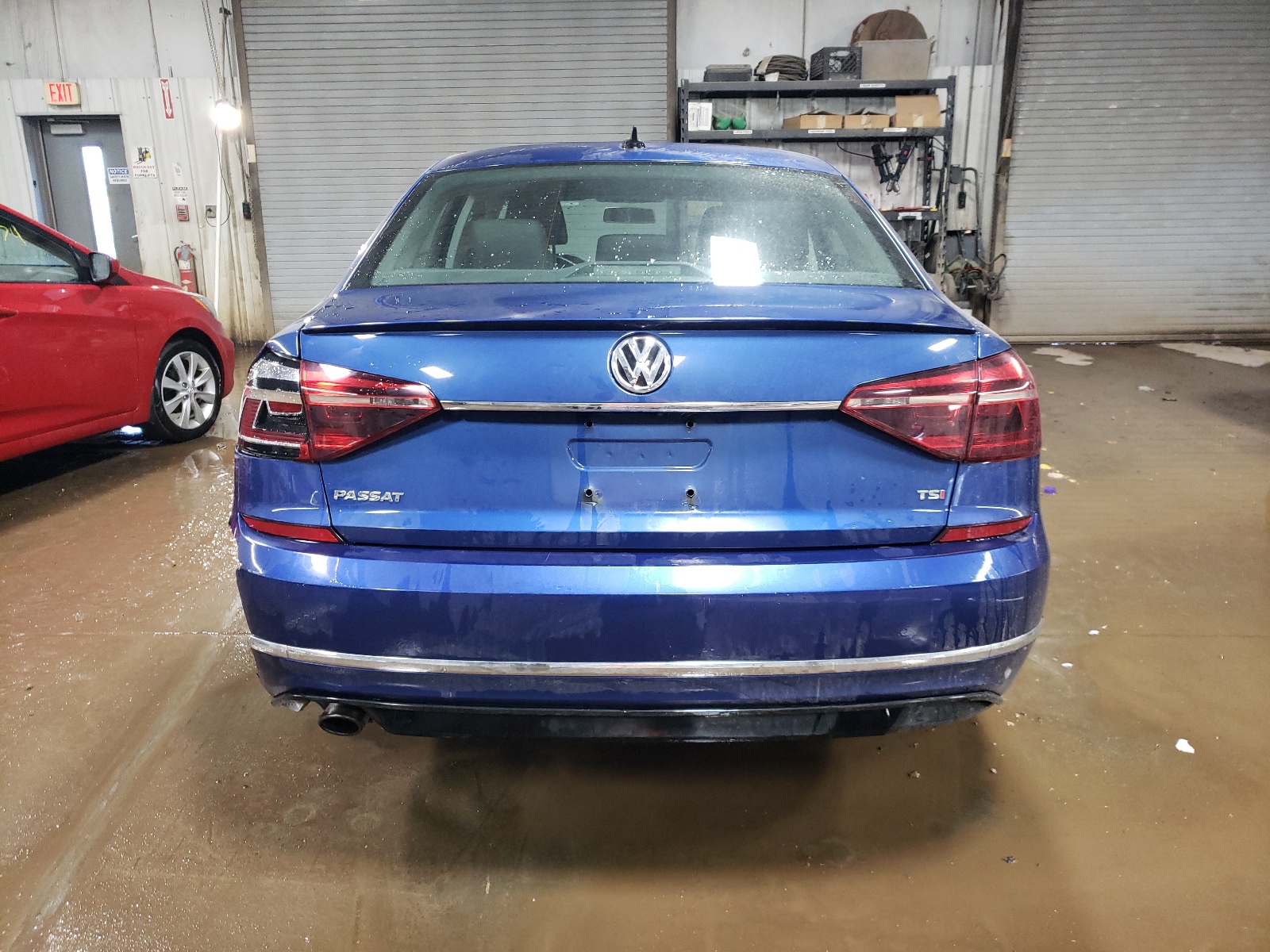 1VWDT7A35HC029592 2017 Volkswagen Passat R-Line