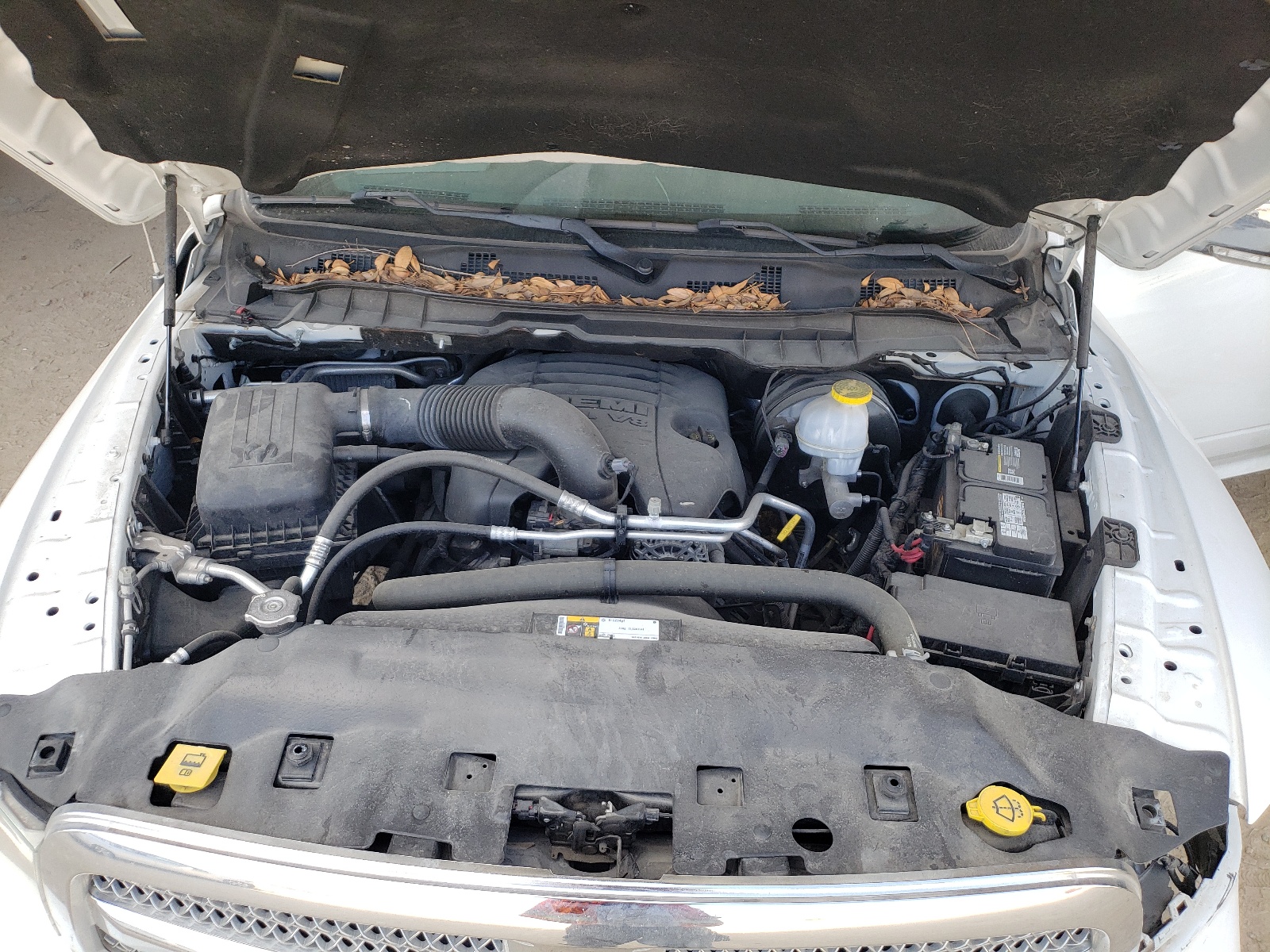 1C6RR6LT5JS245220 2018 Ram 1500 Slt