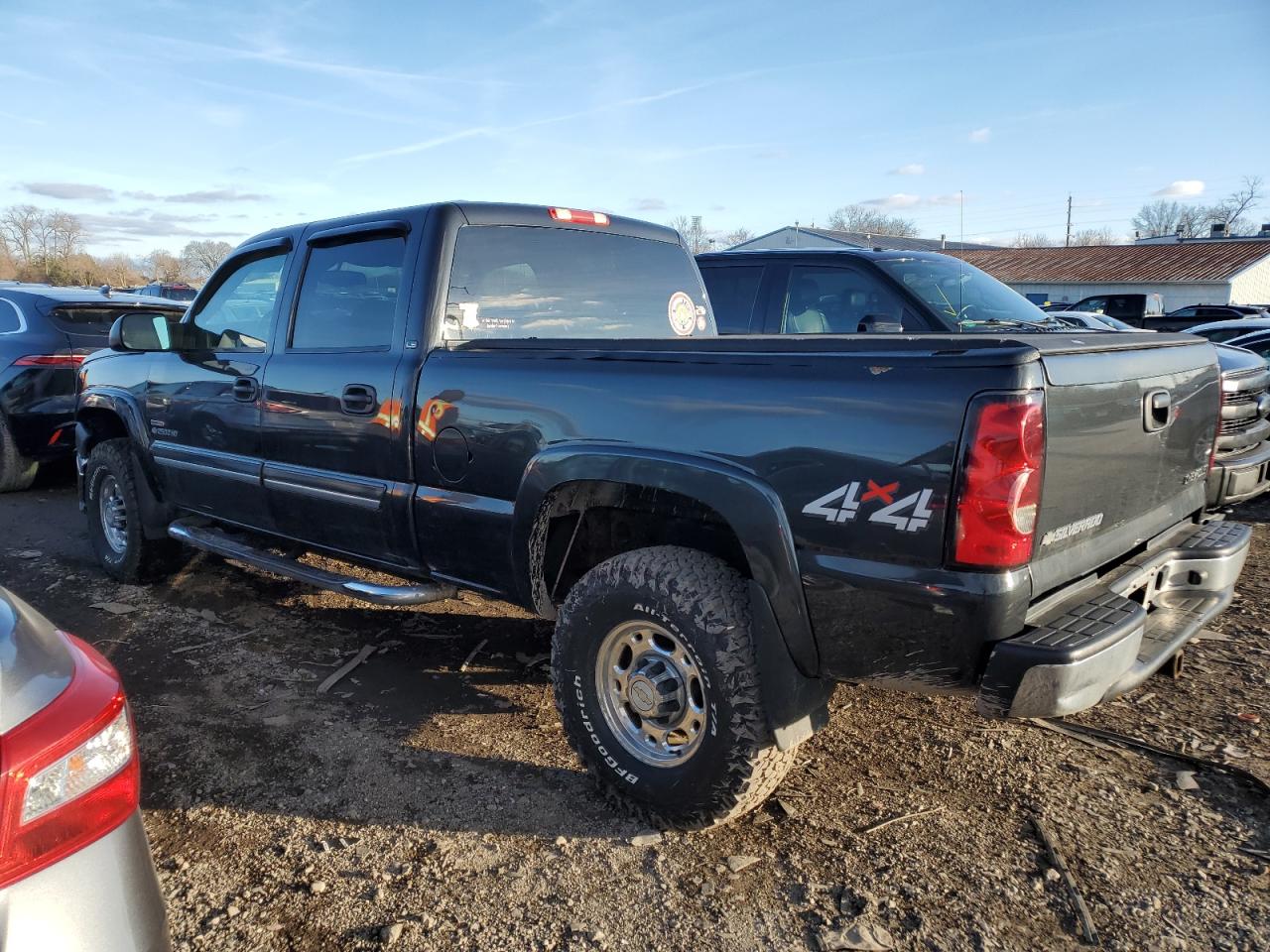 2005 Chevrolet Silverado - Image 2