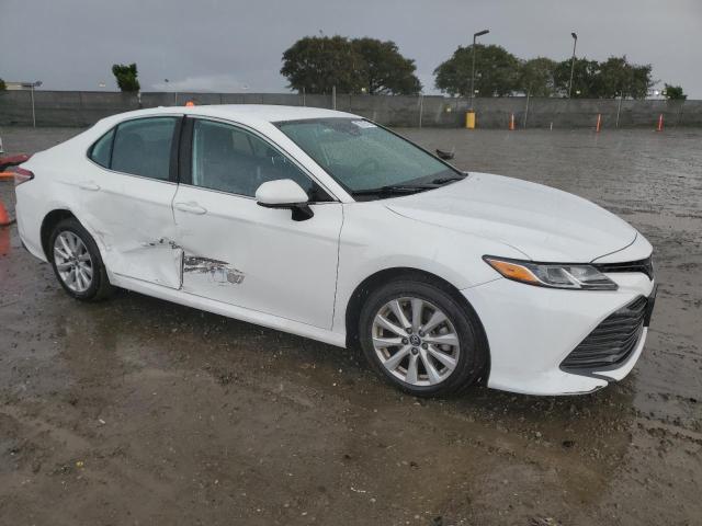  TOYOTA CAMRY 2019 Biały