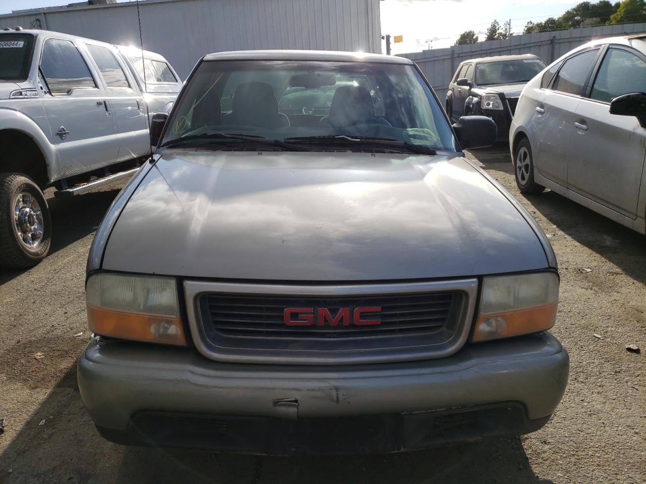 2001 GMC Sonoma VIN: 1GTCS19W318106014 Lot: 42437444