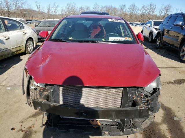  HYUNDAI ELANTRA 2017 Червоний