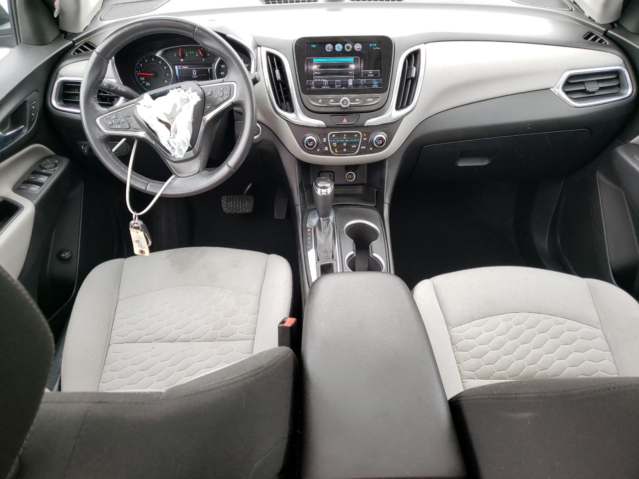 2GNAXJEV6J6141133 2018 Chevrolet Equinox Lt