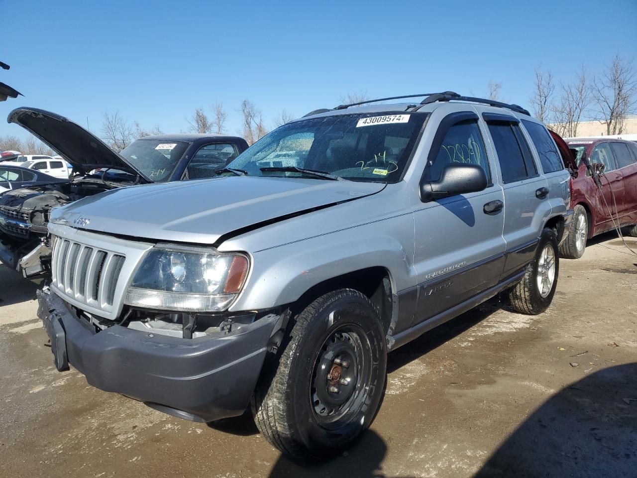 2004 Jeep Grand Cherokee Laredo for Sale in Bridgeton, MO - Front End