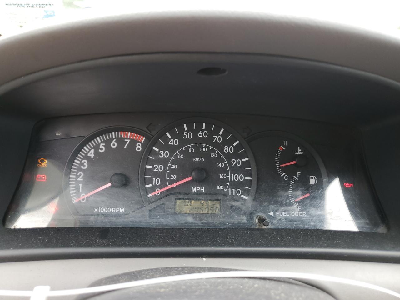 2004 Toyota Corolla - Image 9