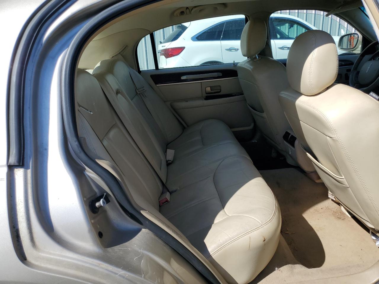 2007 Lincoln Town Car Signature Limited VIN: 1LNHM82V17Y620541 Lot: 43832974