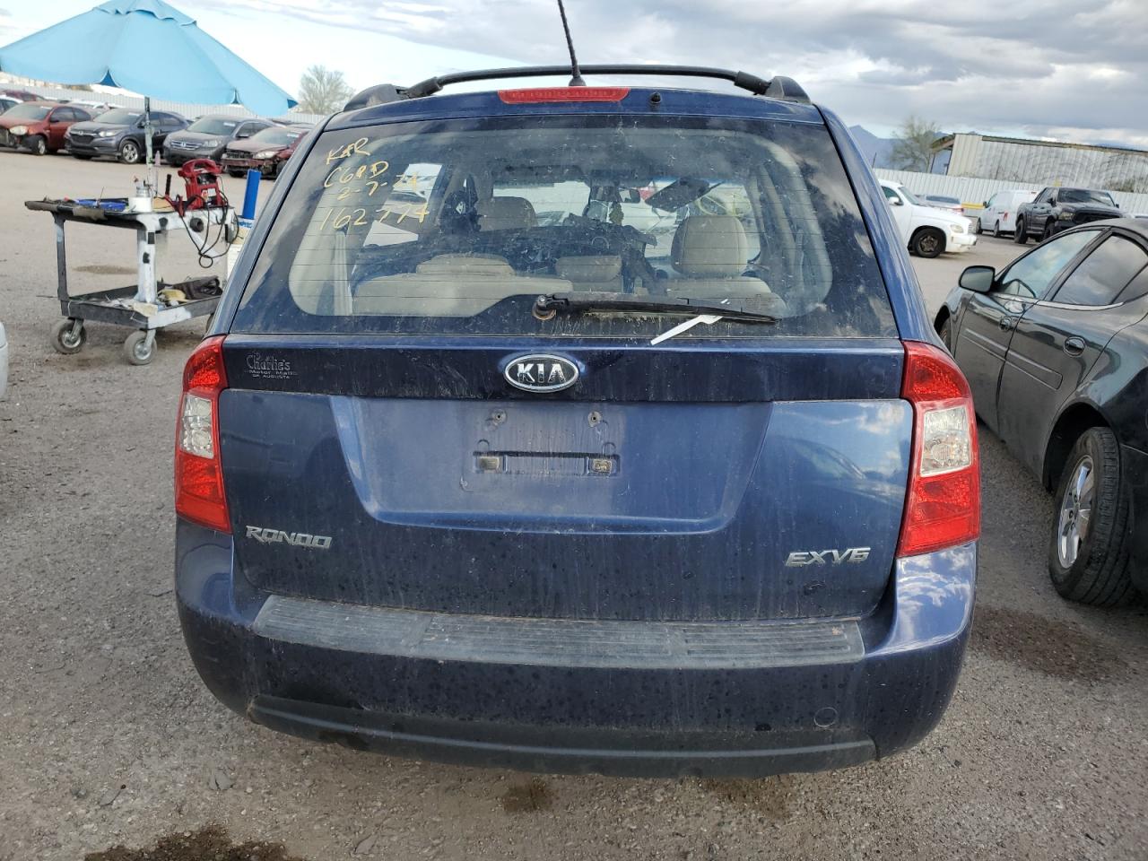 2008 Kia Rondo Lx VIN: KNAFG526387162774 Lot: 44708674