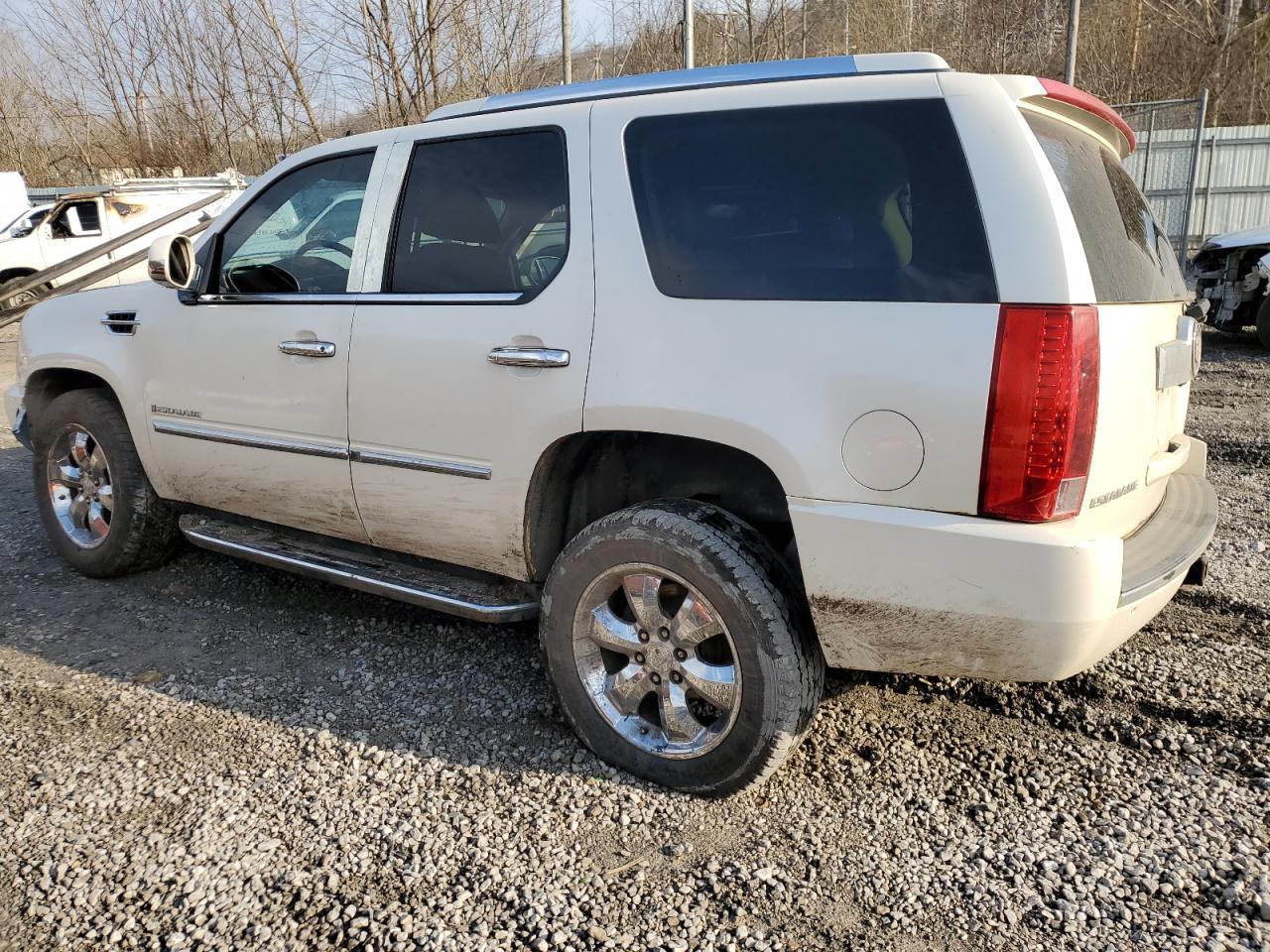 2007 Cadillac Escalade Luxury VIN: 1GYFK63807R342492 Lot: 43935284