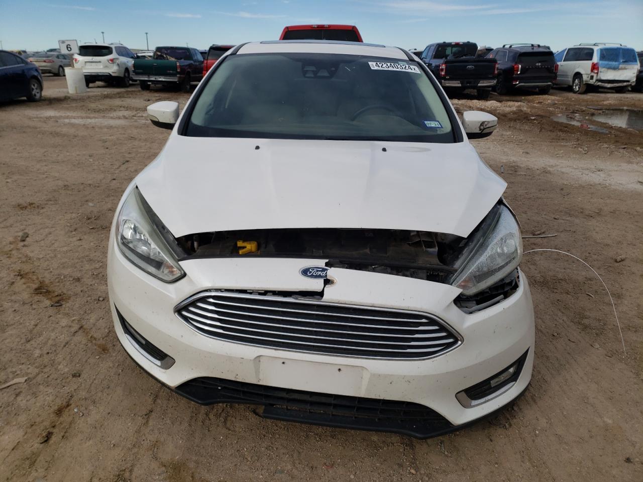 1FADP3J22HL235403 2017 Ford Focus Titanium