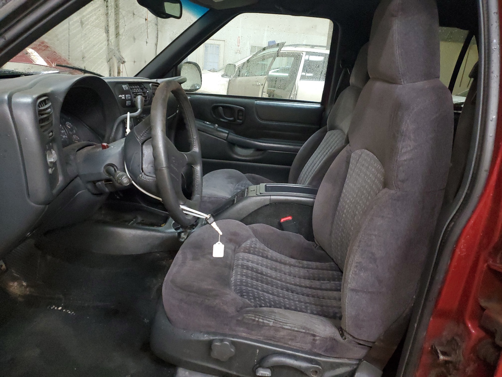 1GNDT13W7W2155390 1998 Chevrolet Blazer