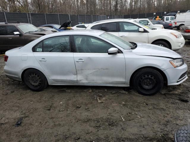  VOLKSWAGEN JETTA 2017 Серебристый