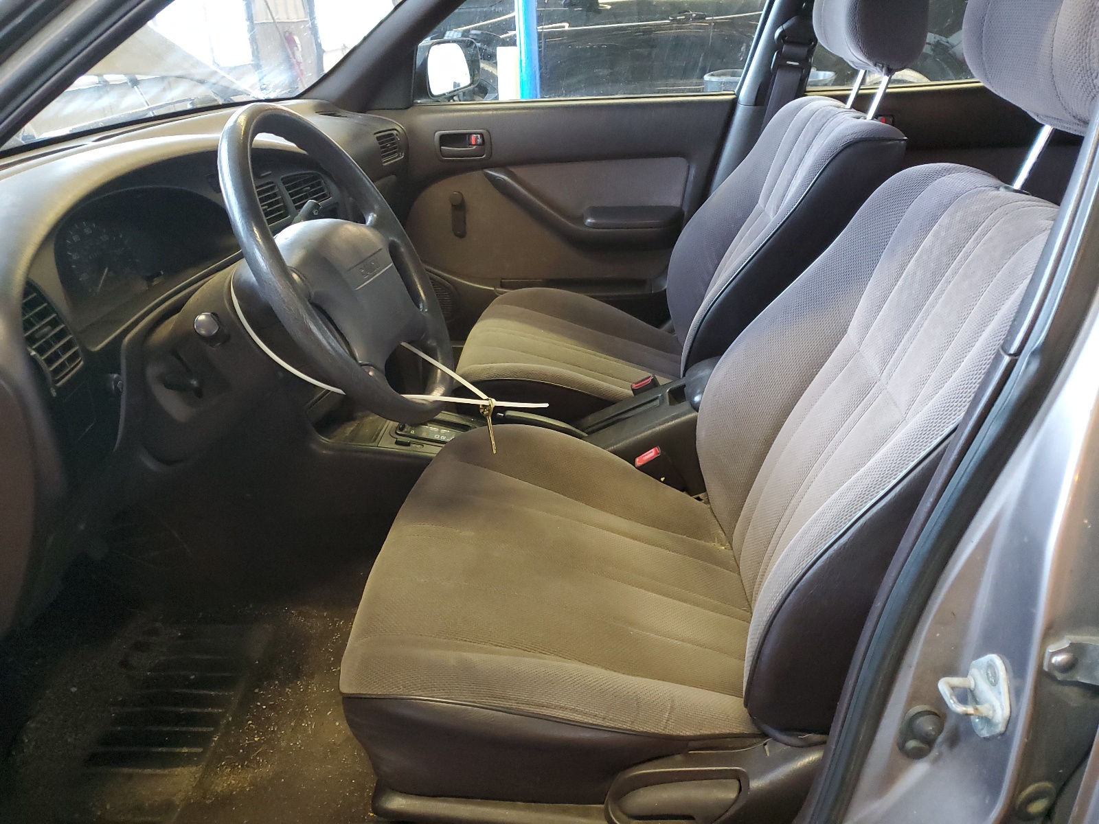 JT2SK11E3N0030452 1992 Toyota Camry Dlx