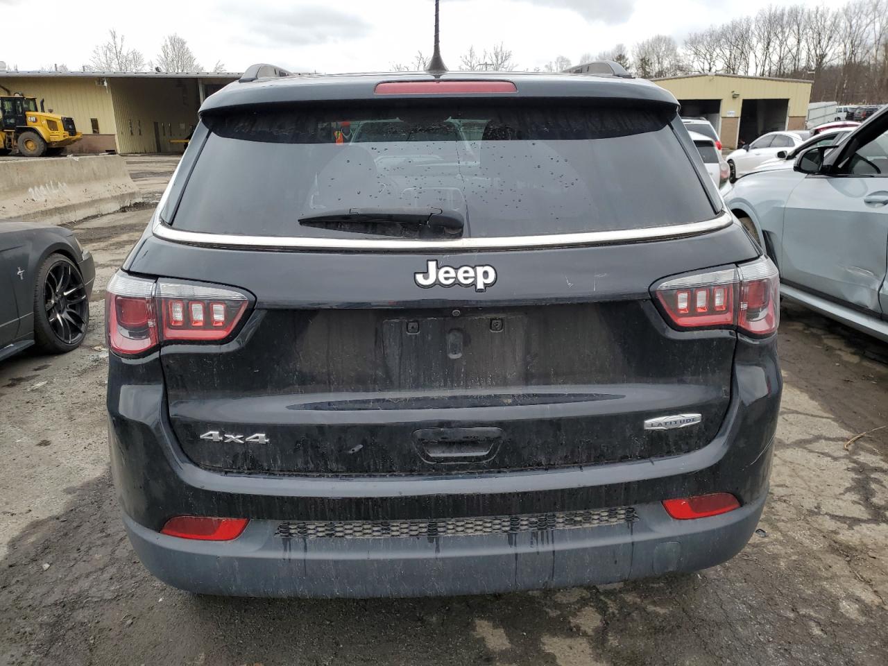 2018 Jeep Compass Latitude VIN: 3C4NJDBB6JT398988 Lot: 42335764