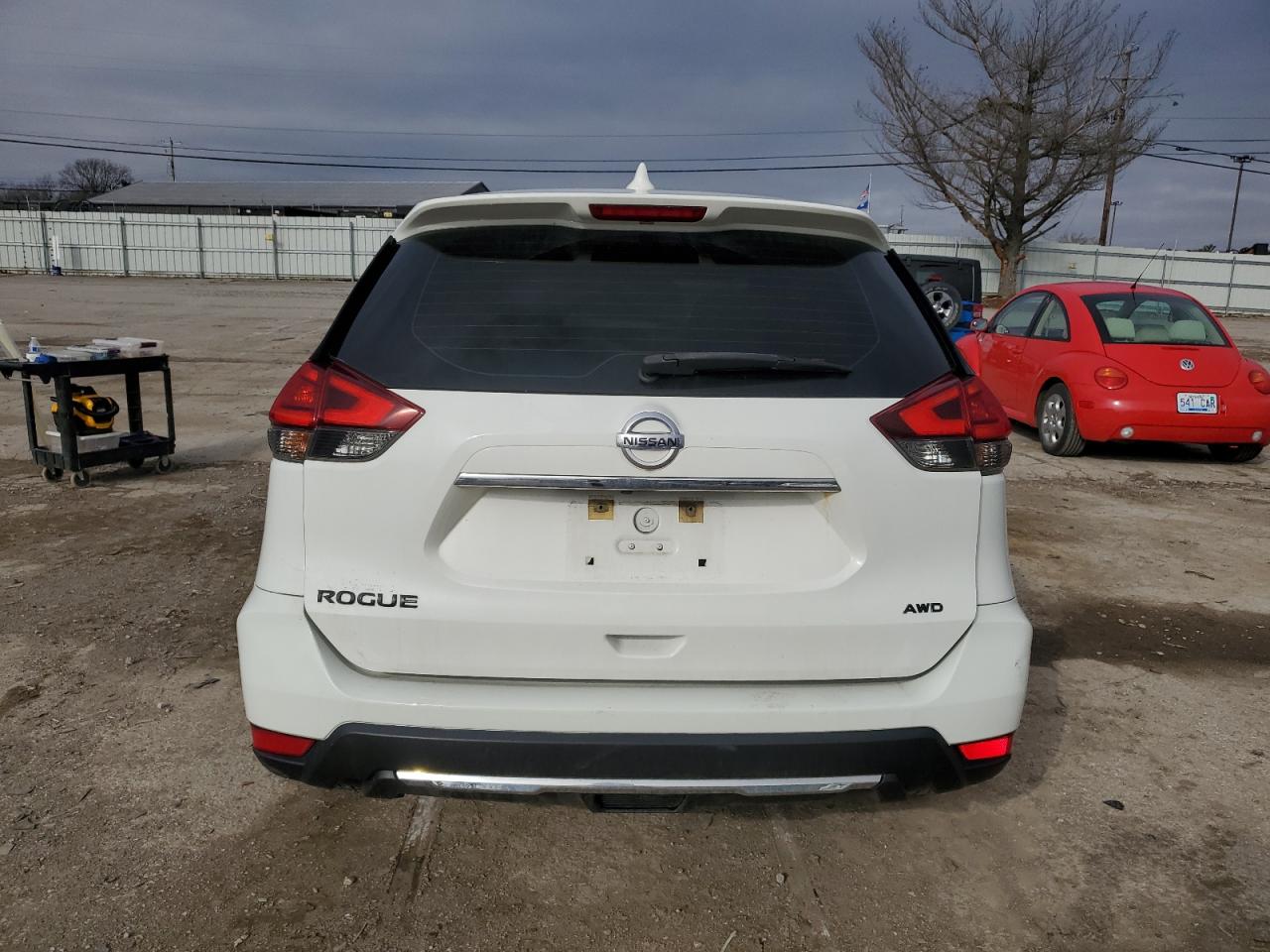 2017 Nissan Rogue S VIN: KNMAT2MV5HP556336 Lot: 42062634