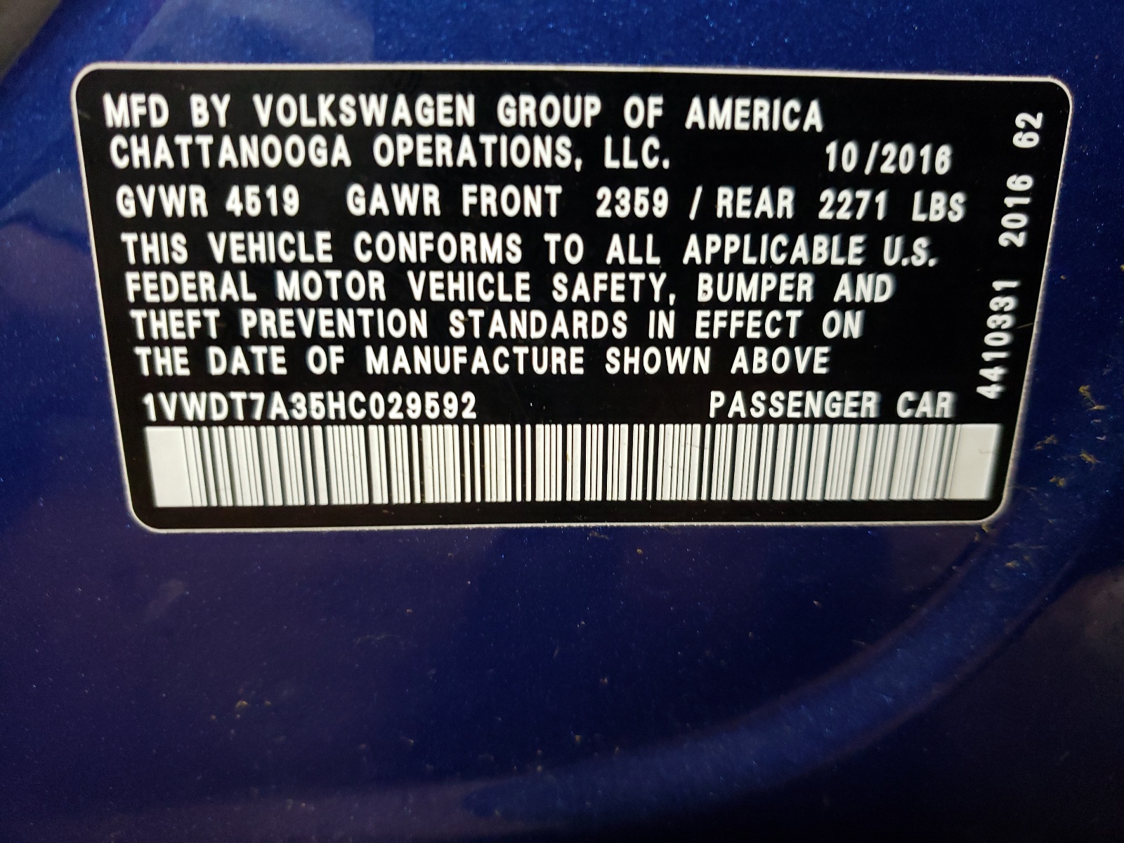 1VWDT7A35HC029592 2017 Volkswagen Passat R-Line