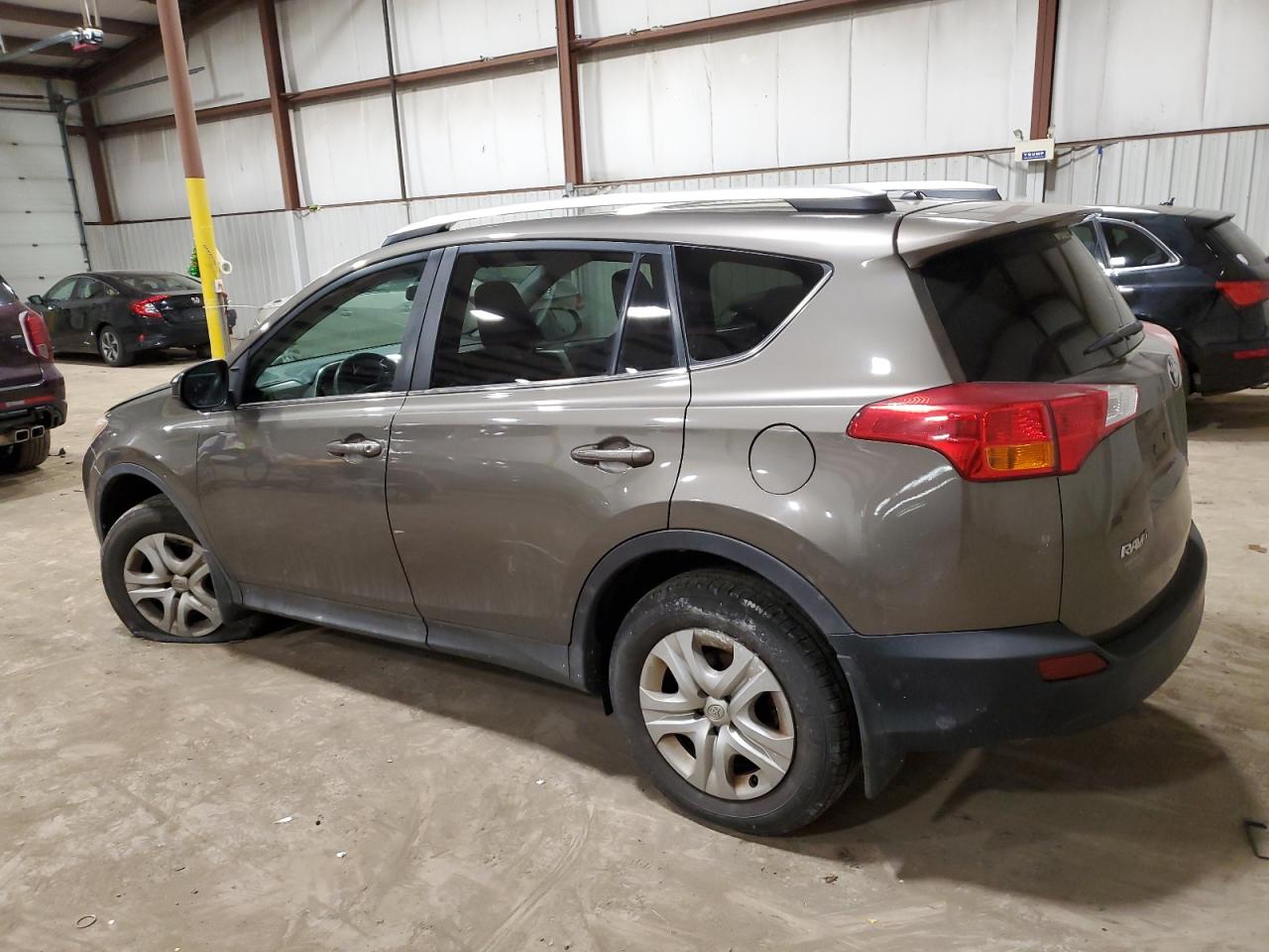 2T3BFREV4FW251317 2015 TOYOTA RAV 4 - Image 2