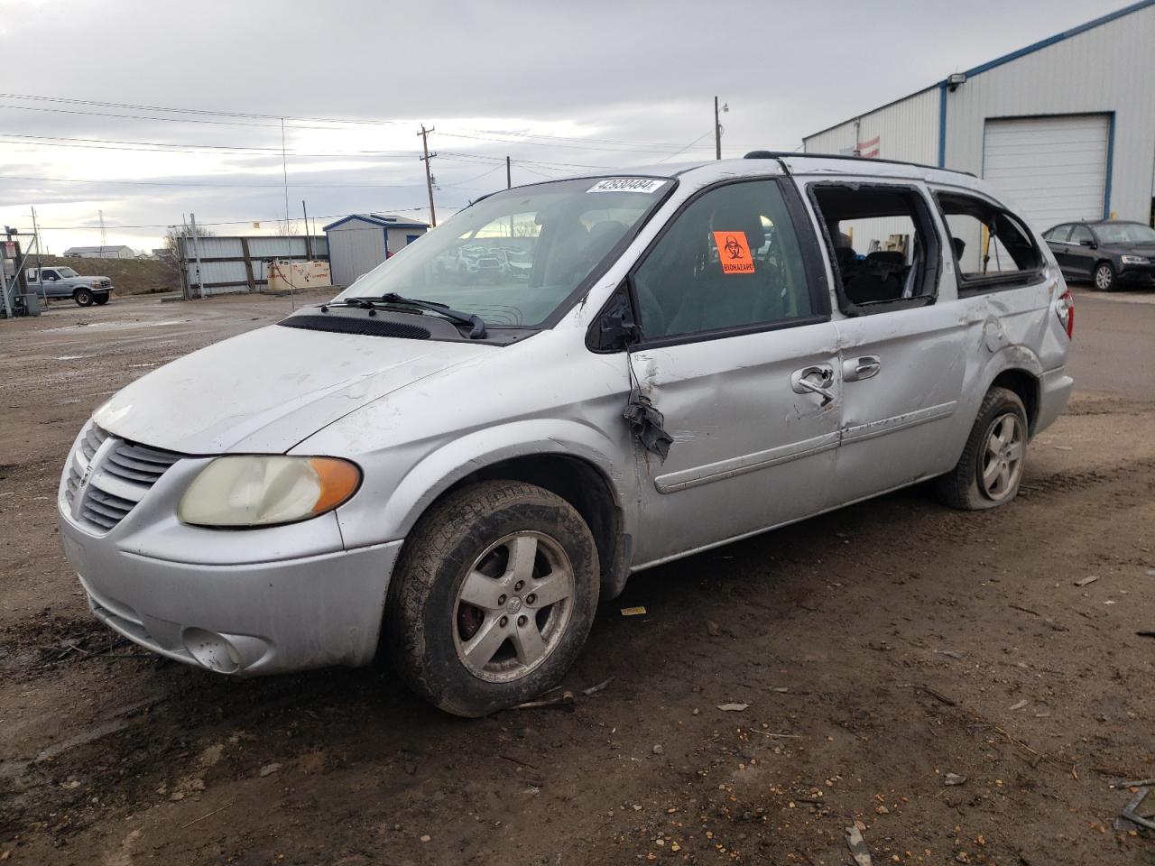2005 Dodge Caravan - Image 1