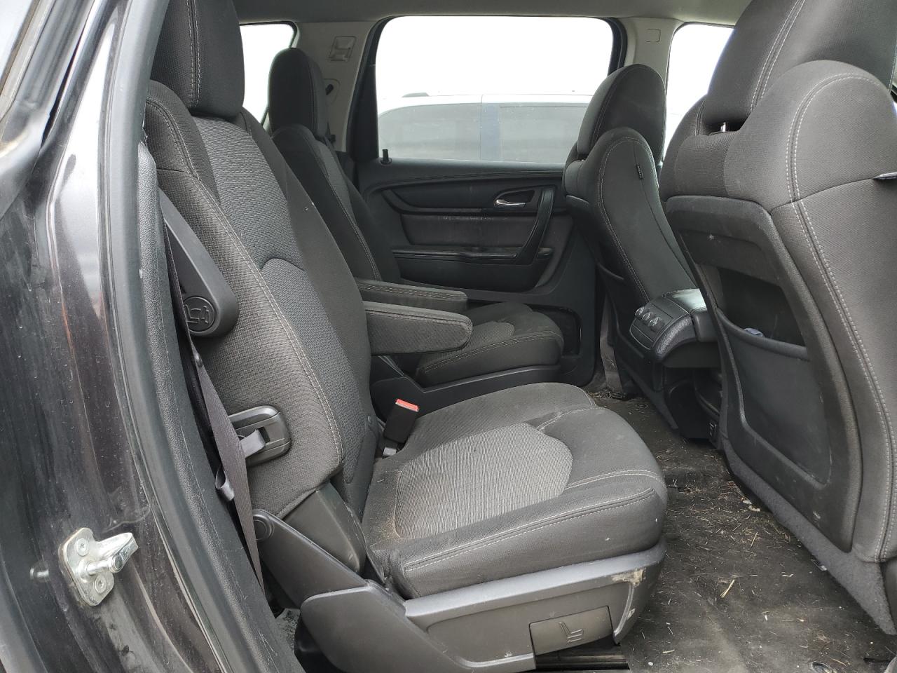 2015 Chevrolet Traverse - Image 11