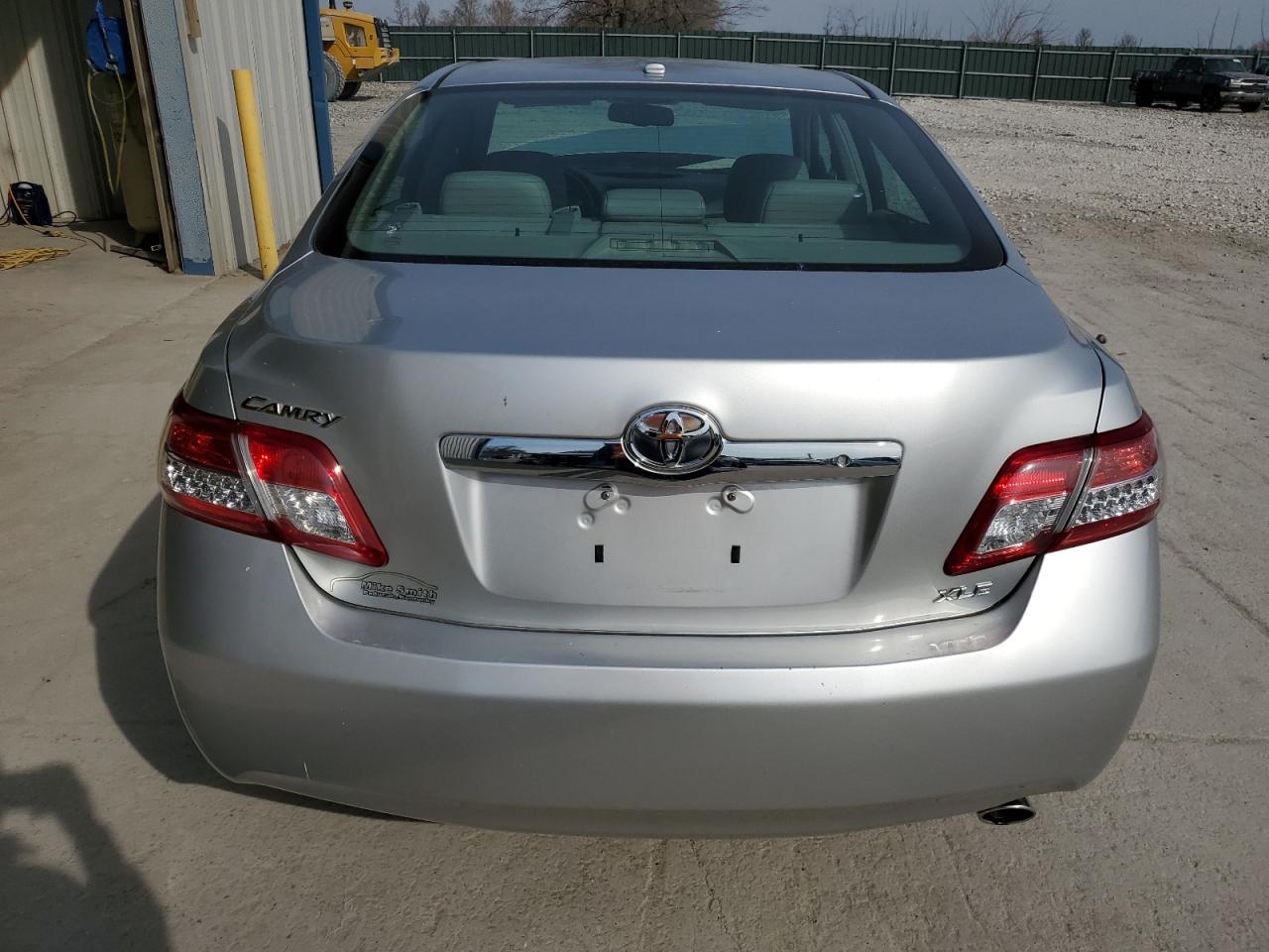 2010 Toyota Camry Base VIN: 4T4BF3EKXAR033702 Lot: 43270494