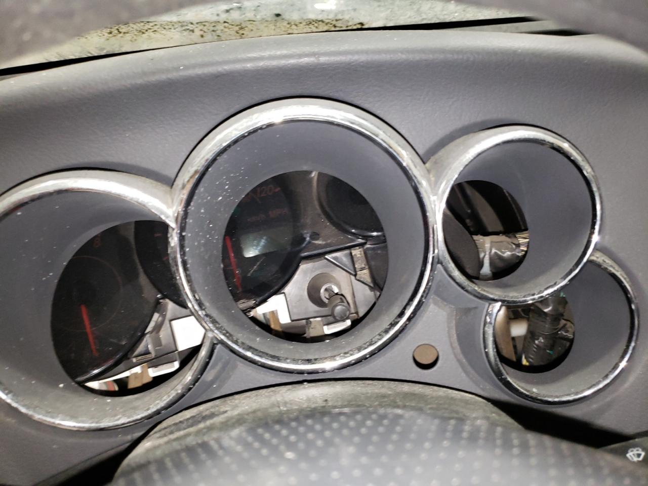2003 Pontiac Vibe - Image 9