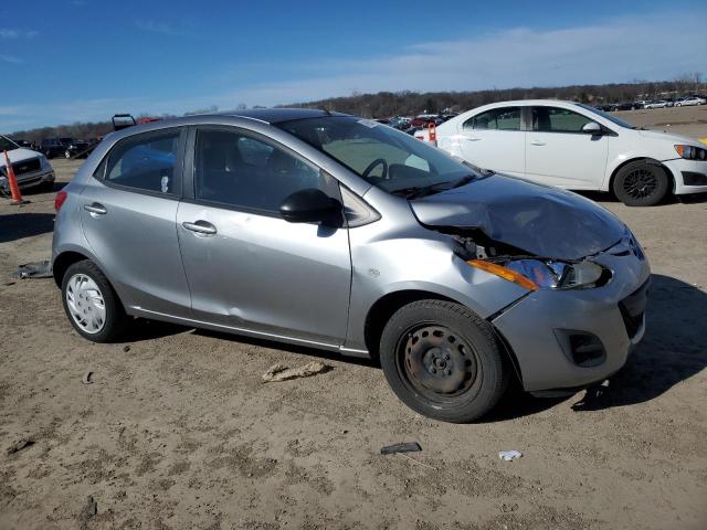 Хэтчбеки MAZDA 2 2013 Серебристый