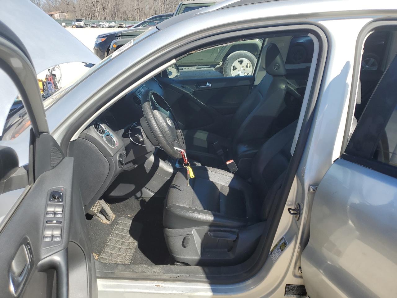 2010 Volkswagen Tiguan Se VIN: WVGBV7AX4AW513986 Lot: 41639734