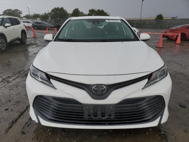  TOYOTA CAMRY 2019 Biały